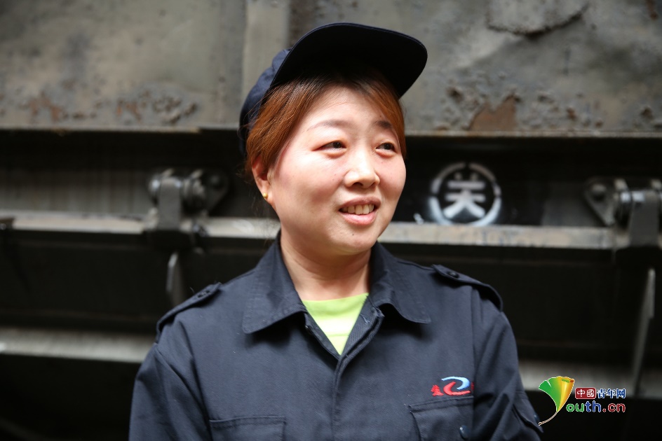 这个空姐是老司机 17年她空中飙车10万公里