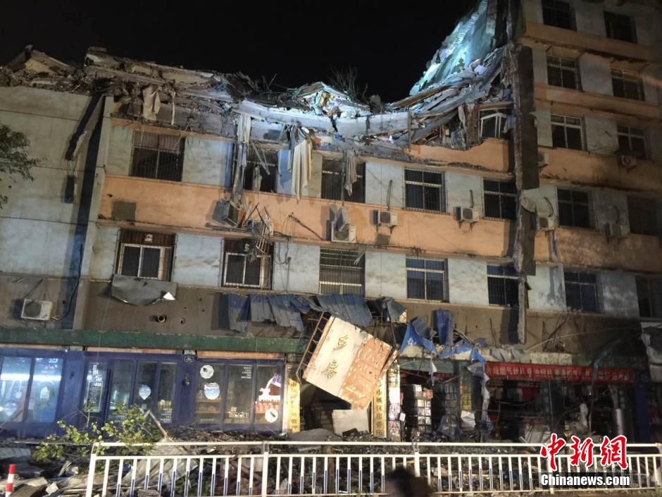 江西萍乡一幢6层民房发生坍塌