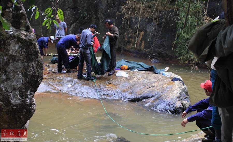 三名英国游客越南遇难 遗体在瀑布附近发现- M