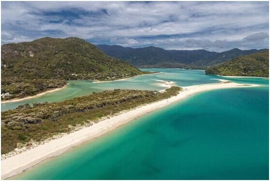 新西兰一海滩被四万人集资买下 被誉为地球最美海滩