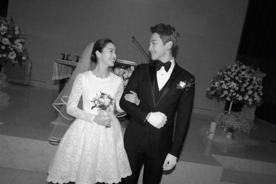 RAIN金泰希1月31日完成婚姻登记 韩媒：婚前登记报道不属实（图）