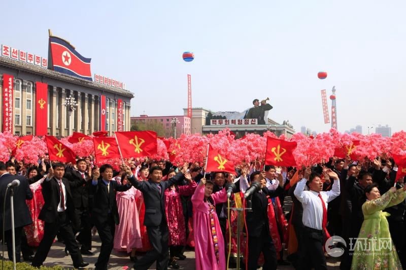 媒体亲历朝鲜太阳节:人海中听世世代代拥护金