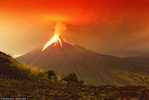 最叹为观止的火山喷发图感受大自然原始的力量