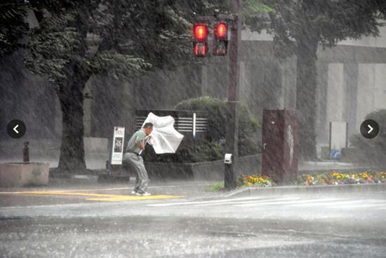第3号台风在日本长崎登陆 发生滑坡及停电