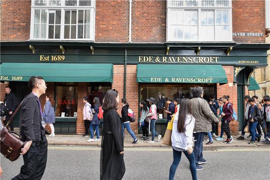 �й���Ӣ�οͱ���27% ���Ŵ�ѧ�����й��ο�