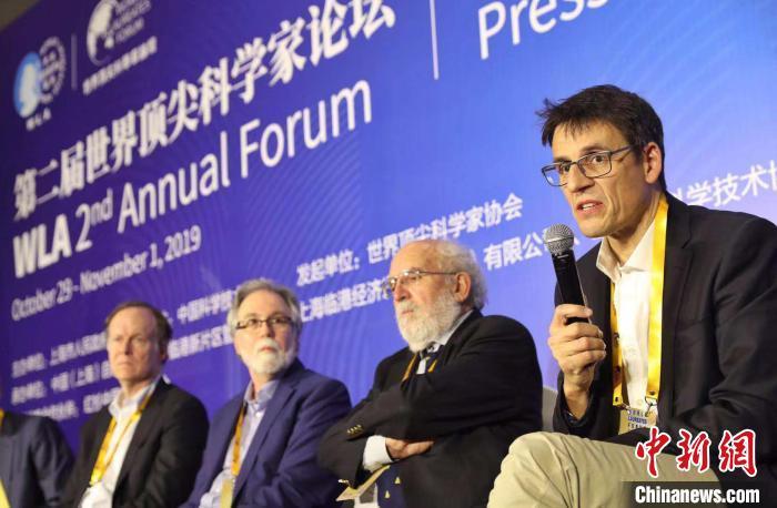 四位新晋诺奖得主同框发声：一切科学出自“好奇”