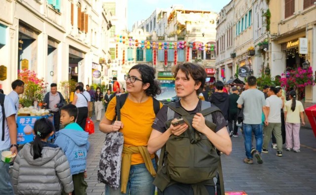 “寻年之约”中看见一个蒸蒸日上的中国(图1)