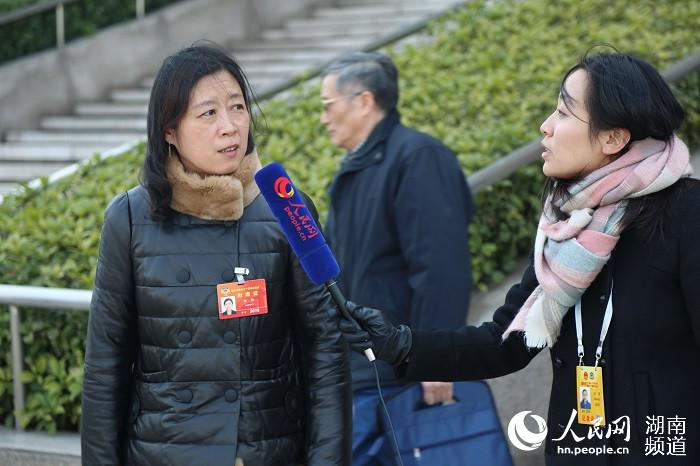 湖南省政协十一届四次会议委员接受人民网记者采访【6】