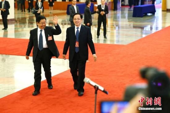 3��3�գ�ȫ����Эʮ������λ����ڱ����������ÿ�Ļ�������������±���(��)ͨ��������ͨ����ʱ�������⡣<a target='_blank' href='http://www.chinanews.com/' _fcksavedurl='http://www.chinanews.com/'></table>������</a>���� ���� ��