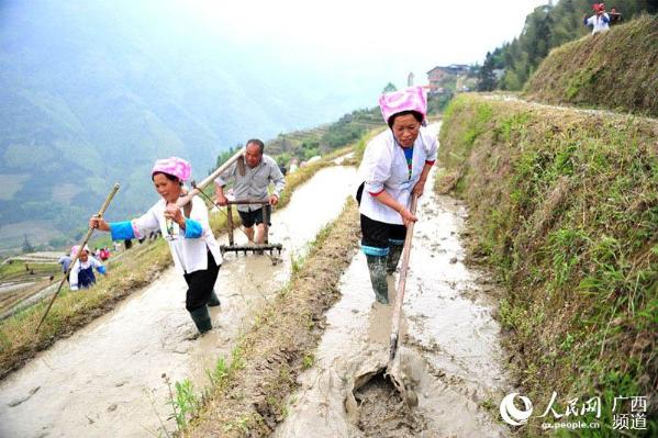 4��30�գ�������׳կ��������������