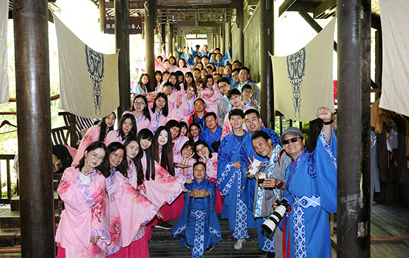 �ټ�����ý����߼��塰��Խ�����س� ׷Ѱ2000��ǰ���һ�Դ�� ���� ���� ��.jpg