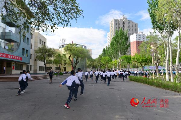 新疆:3500万中小学生参与防灾减灾日主题活