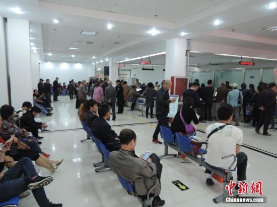 社保成绩单释放哪些信号?费率下降 基金规模扩