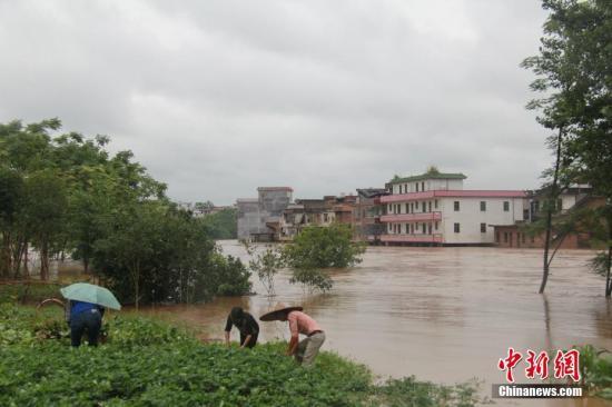 南方7省份洪涝灾害已致3人死亡 直接经济损失