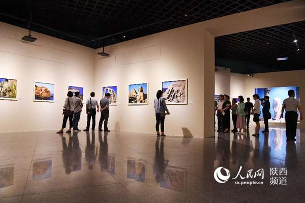 世界遗产摄影艺术展＂在秦始皇帝陵博物院开展