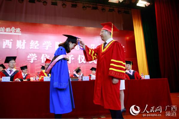 �����ƾ�ѧԺУ���ķ�Ϊ��ҵ������