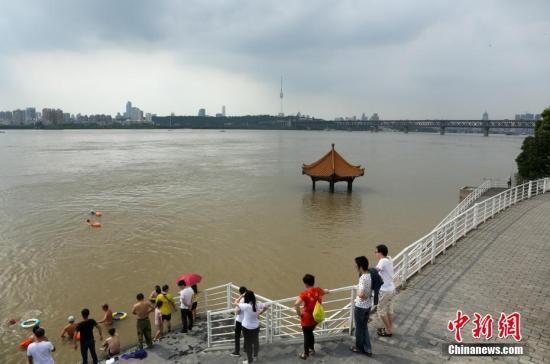 长江中下游多站水位今年首次超警 防洪形势日