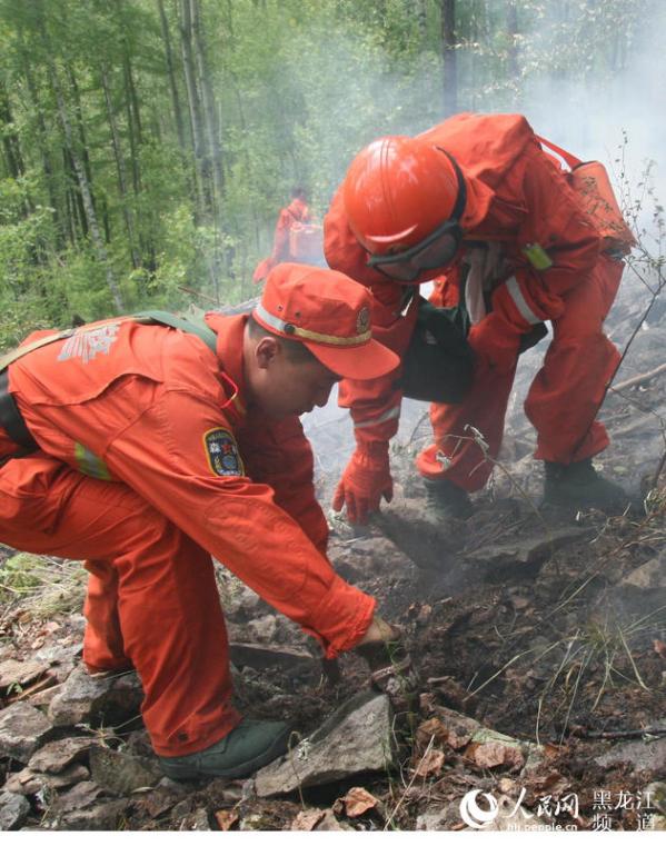 武警黑龙江森林总队赶赴内蒙参与研究制定高地林场雷击火灾扑救方案