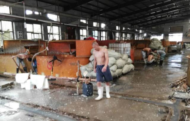 ����ð�侯�������������Ա ý��:���ۻ�����