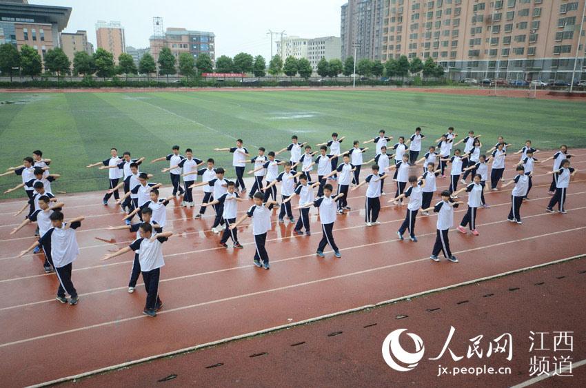 古典柔美!抚州临川二中戏曲广播体操走红网络