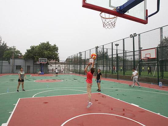 丰台卢沟桥乡:出租大院变绿茵球场 疏解空间服