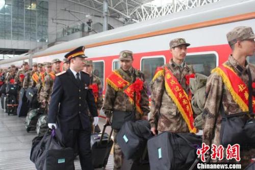 全国铁路系统开展军人出行依法优先工作,自今年8月1日起全面展开。图为资料图