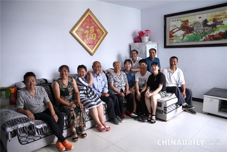 �����·ܽ������ꣿ��ɫ��չ��������ϵ�б���֮һ����������Ա��͵�����֮��