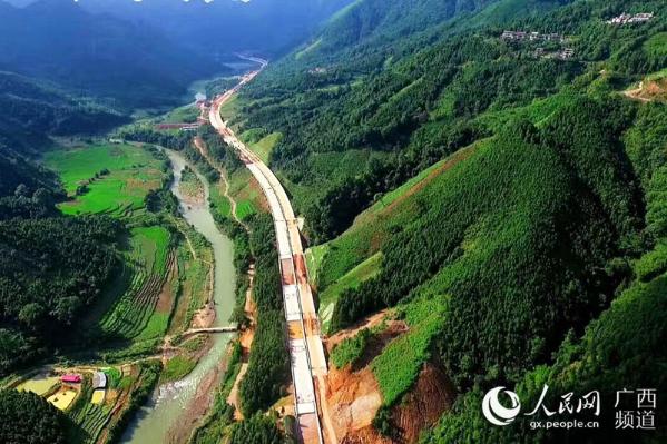 梧柳高速公路金秀段