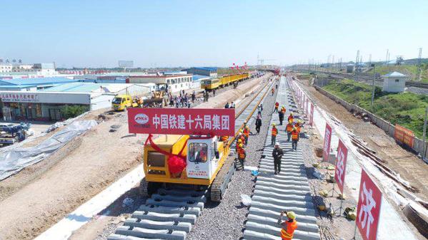 宁夏首条高铁9月2日正式开始铺轨