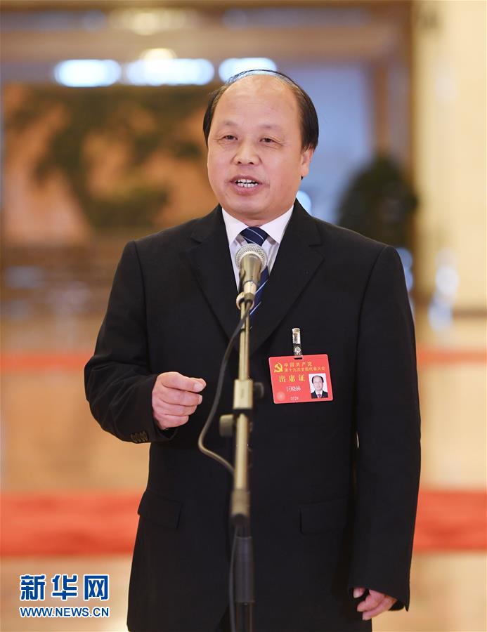 全国总工会副主席巨晓林:农民工干活一定要签