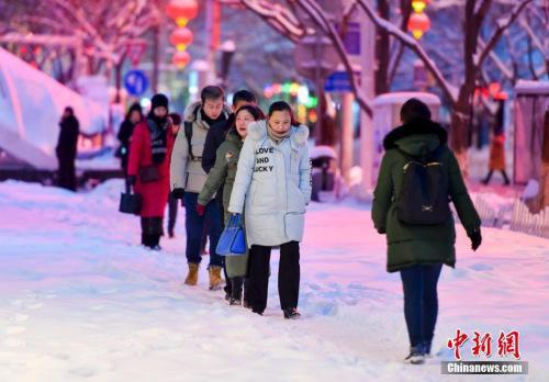 新疆北部局地暴雪 阿勒泰遭遇入冬后最强降雪