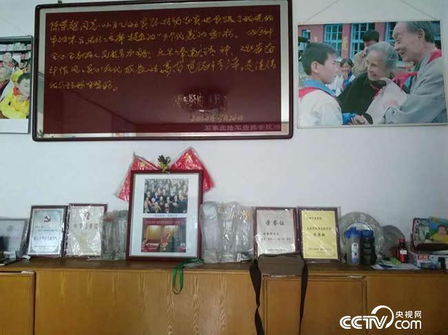 ���˼�������ª�������ϵ�����֤�鶼�������˴��ӣ�С�ĵر����š�����Ӱ/�����£�