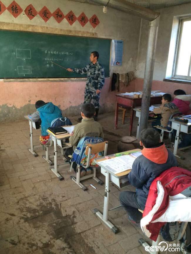 ������ڸ��������ϿΡ�������Ӱ���£����ٺ�����ʿΪ�������������µĿ��������ӡ���ͼƬ�ɱ����ṩ��