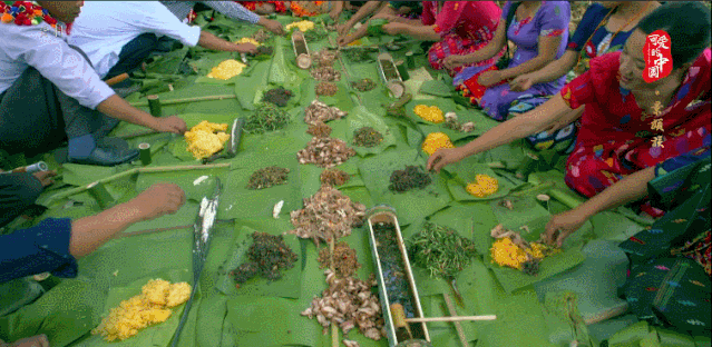 “可爱的中国”之景颇族:万人狂欢的目瑙纵歌与藏在绿叶里的美食 “可爱的中国”之景颇族:万人狂欢的目瑙纵歌与藏在绿叶里的美食