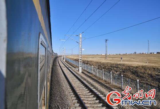 【发现最美铁路】Vlog|服务百姓 助力脱贫 穿行在大兴安岭深处的公益“慢火车” 【发现最美铁路】Vlog|服务百姓 助力脱贫 穿行在大兴安岭深处的公益“慢火车”