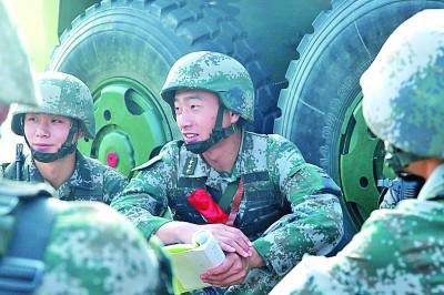 强军路上,丹心铁骨终不改 强军路上,丹心铁骨终不改