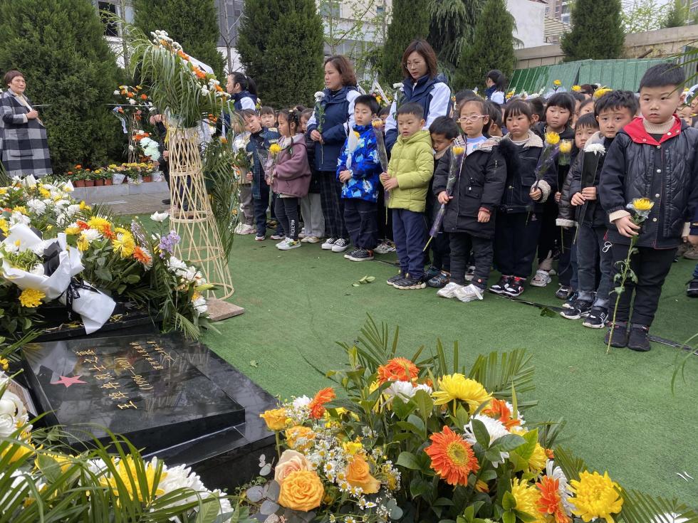 悼念戍边烈士王焯冉:全国各地近五万人自发献花祭英烈,奶奶仍在等孙子