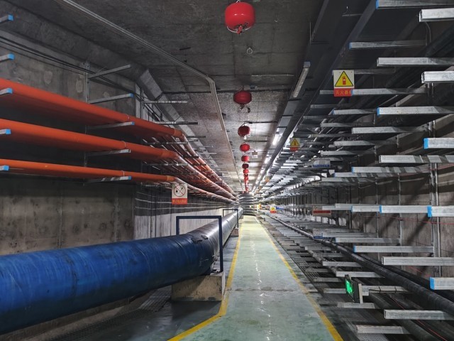 �����ؽ�������ʱ����������ۺϹ��ȣ�һ�ٽ������·���������󡣱��ľ��ɸ����ؽ�������ý�����ġ����ݾ�������ý������ ��ͼ