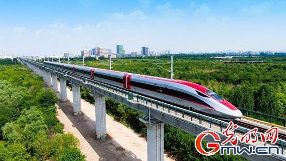 雅万高铁高速动车组和综合检测列车在青岛下线