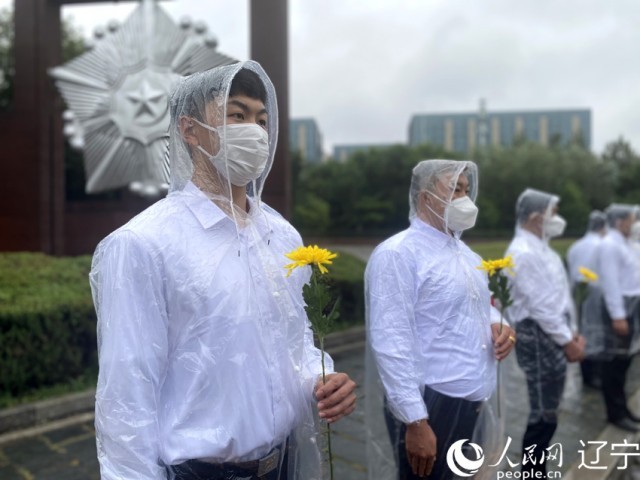 ����Ӣ�۹顾15��