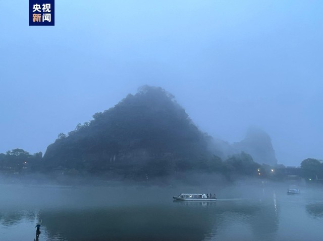 林漓江部分河段排筏封航受强降雨影响广西桂