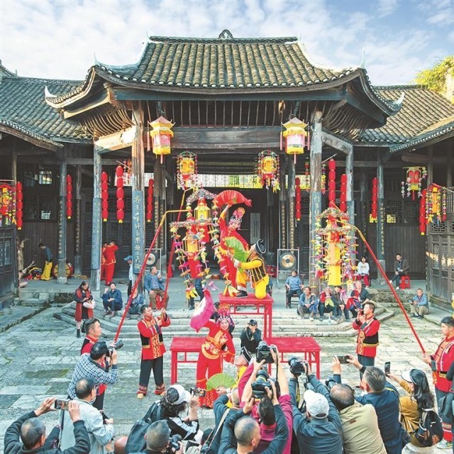 “诗与远方”照进现开云体育实｜从九省区市看中国旅游发展之路(图4)