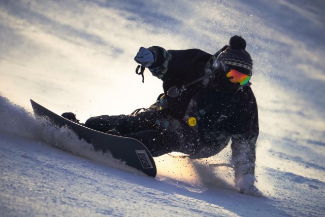 各大滑雪场陆续开板冰完美体育网站雪经济持续升温(图4)