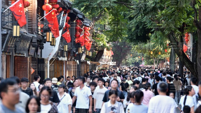 农村居民撑起万亿旅游消费(图1)