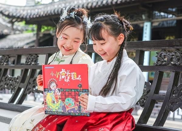 被阅读点亮的人也会点亮他人(图1)