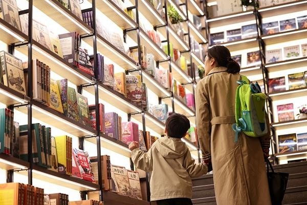 被阅读点亮的人也会点亮他人(图2)