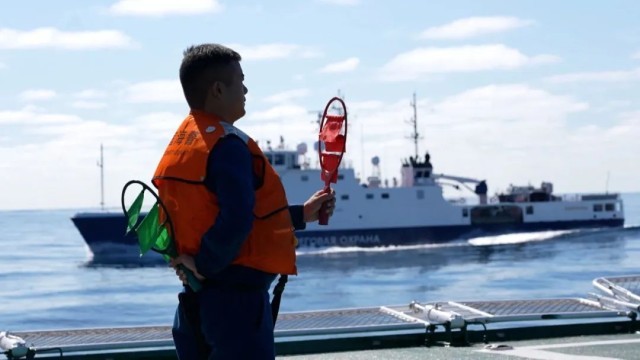 公海赌赌船登录网址中俄海警舰艇编队依法检查北太平洋公海作业船