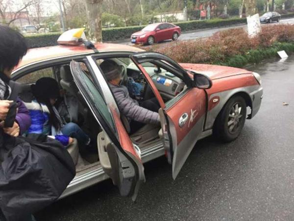 �ĸ����Я�ǻҺг˿ͱ����� ������ǰ��������ֻ�