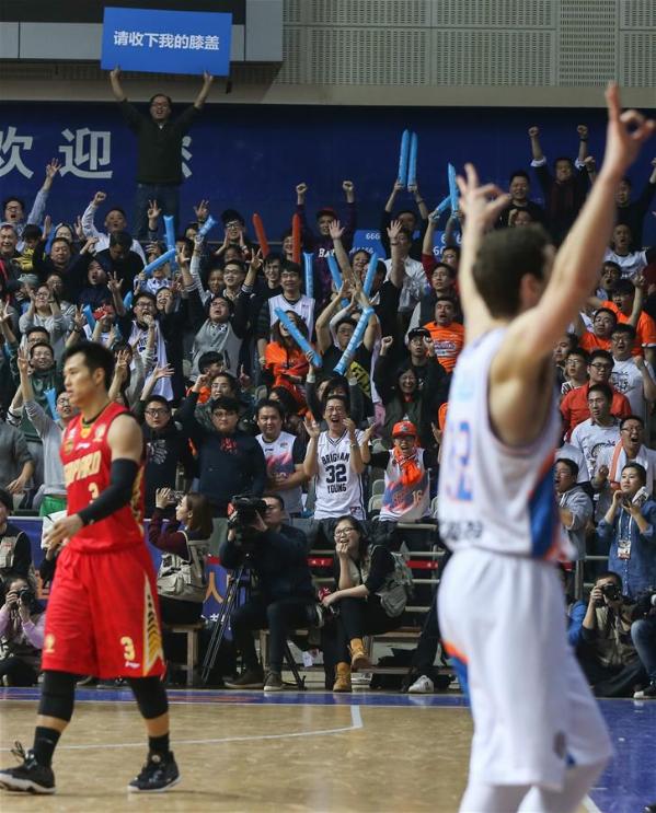 ����������6�����򡪡�CBA���Ϻ���������ʤ�������ɲ���