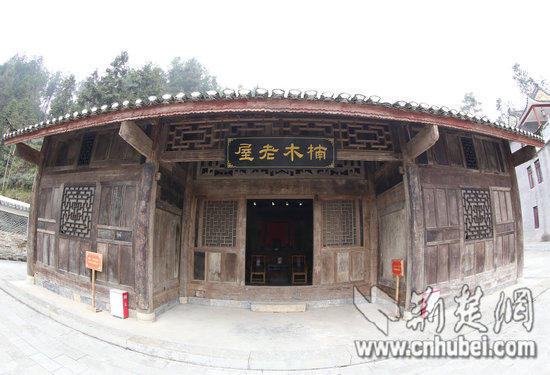 ��լȫ�ǽ�˿�ľ��ֵ8�� ������400����ʷ�����������